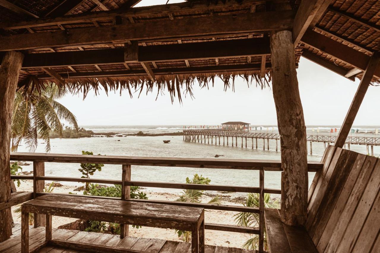 Alon Cloud9 Beach Front Catangnan Exterior photo