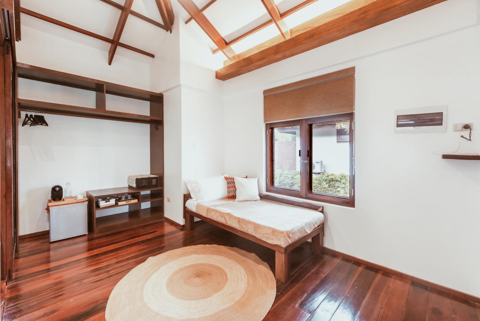 Alon Cloud9 Beach Front Catangnan Exterior photo